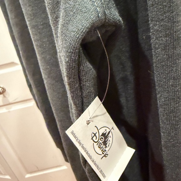 Disneyland Peace Love Mickey  Graphic Crewneck Sweater XXL NWT - Picture 6 of 6